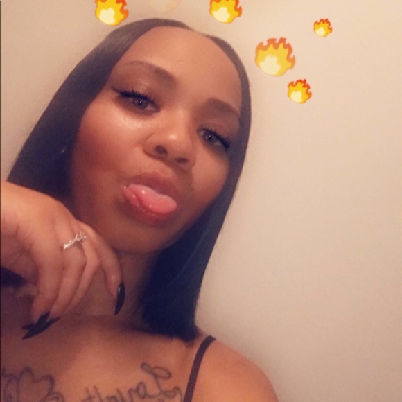 Meet your Posher, Kamia - Picture 1 of 1